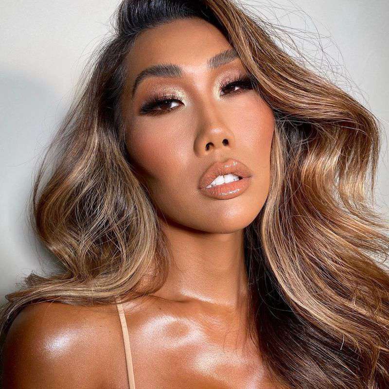 Holiday Makeup Looks Lashes Gia Gunn