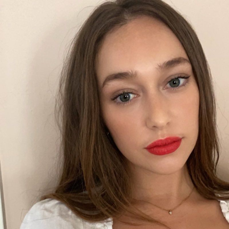Holiday Makeup Looks Berry Lips Alycia Debnam-Carey