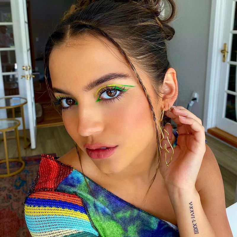Holiday Makeup Looks Neon Eyeliner Isabela Merced
