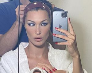 bella hadid selfie