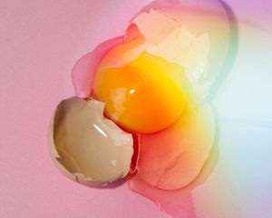 cracked egg whites with holographic