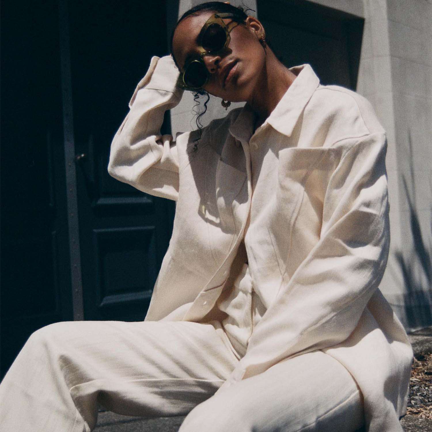 Model wearing Harris Tapper set.