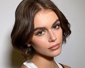 Kaia Gerber long eyelashes 