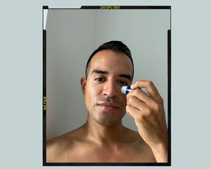 Writer using Kiehl's Facial Fuel Eye De-Puffer