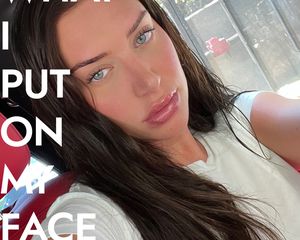 Anastasia Karanikolaou selfie 