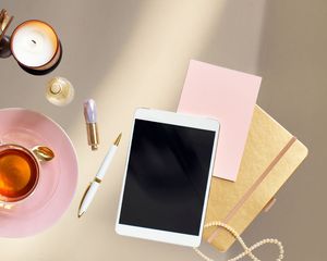 Photo comp of woman subscription boxes 