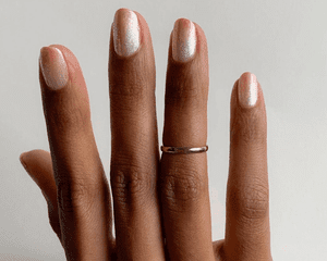 glitter ombre manicure